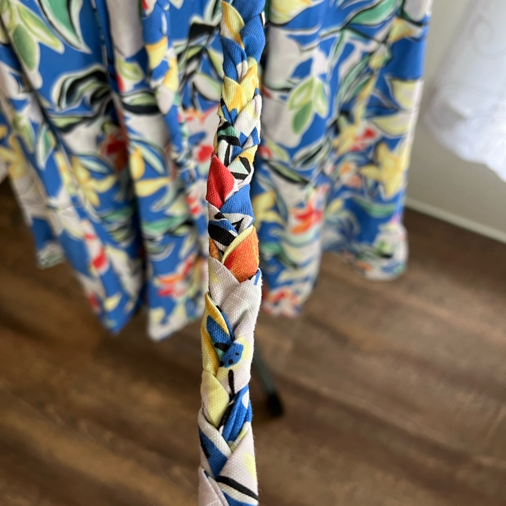 Skies Are Blue Curvy Women’s Belted Blue Floral Dress, Size 1X, Beach, Resort - Picture 5 of 9
